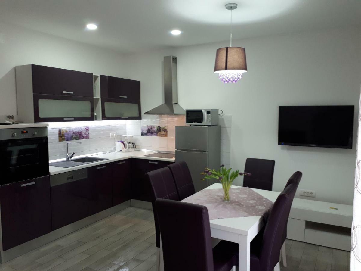 Apartment Vedran Kaštela エクステリア 写真