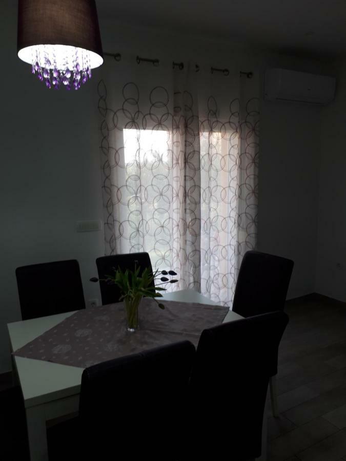 Apartment Vedran Kaštela エクステリア 写真